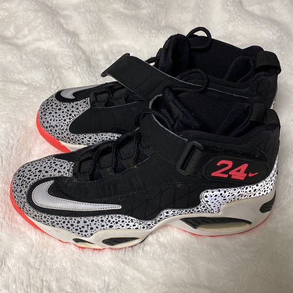 Nike Other - Air Griffey Max 1 Safari great condition size 8 mens